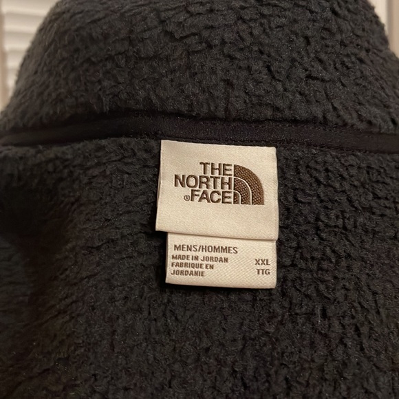 The North Face Gordon Lyons Black Classic Vest - Picture 8 of 8